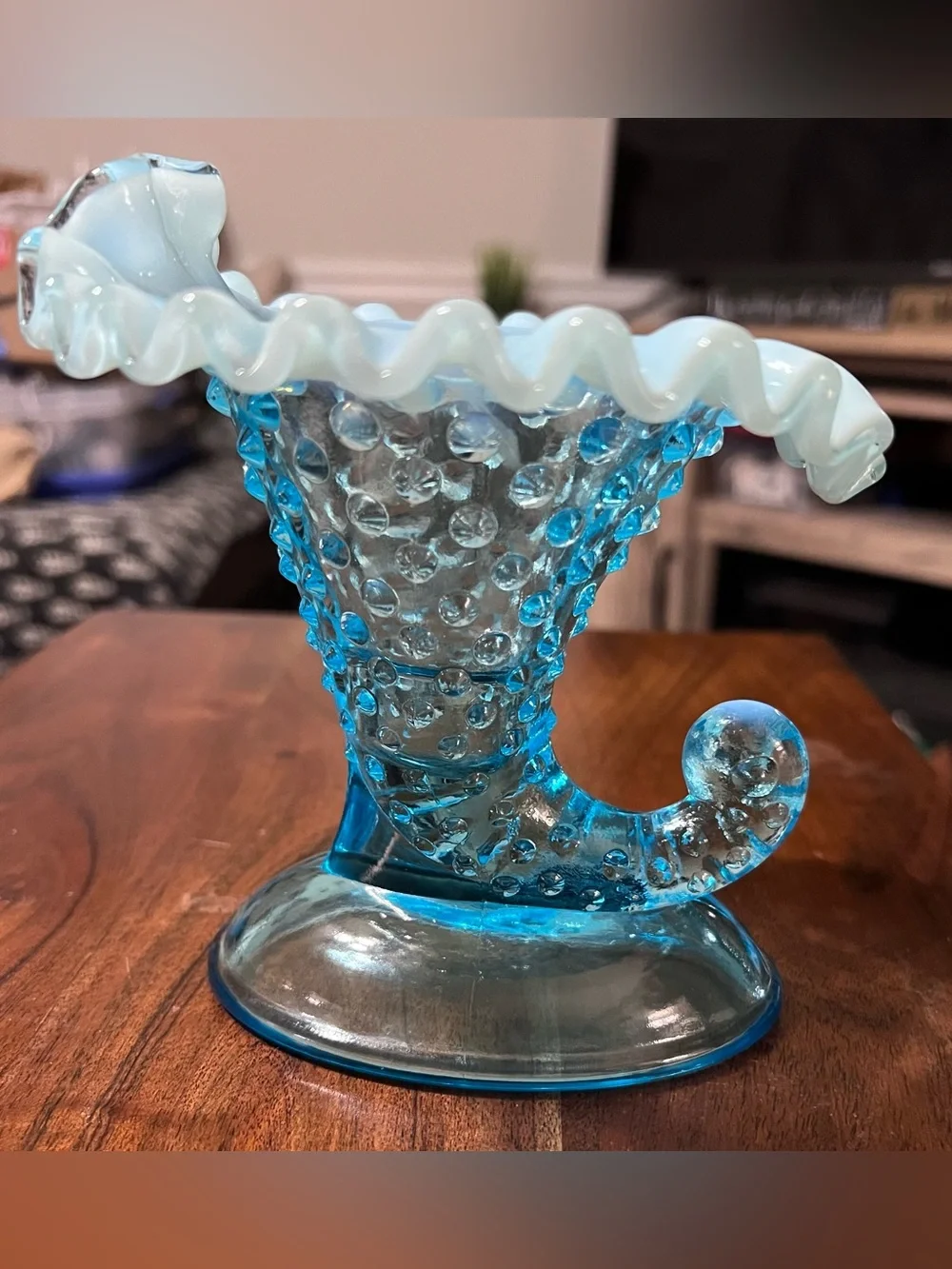 Vintage Fenton Blue Opalescent Hobnail Cornucopia Vase 6”